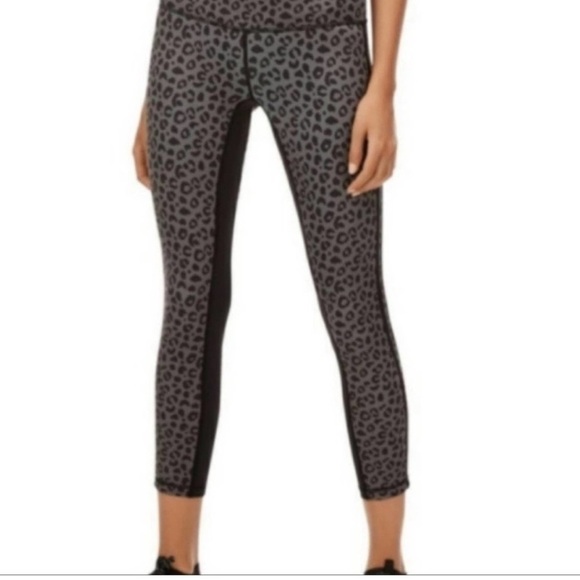 Stylish Gray Leopard Print Leggings - Picture 2 of 10